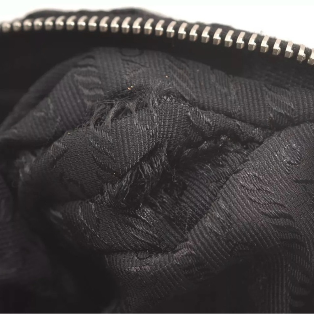 AUTHENTIC PRADA Vintage re-nylon shoulder bag, black. Comes with dust bag. - Picture 8 of 11